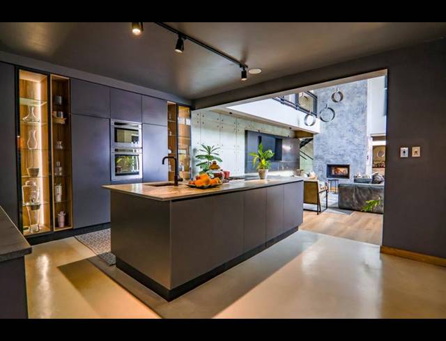 4 BEDROOM HOUSE FOR SALE IN COPPERLEAF ESTATE